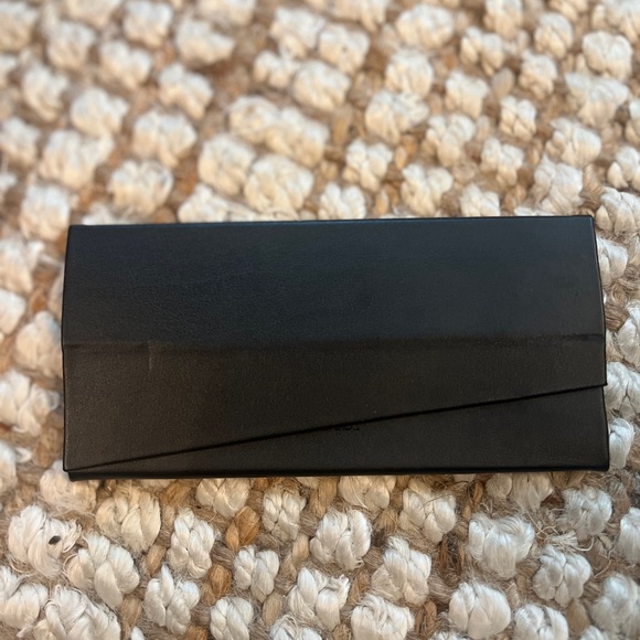 Dior foldable sunglasses case - Picture 2 of 4